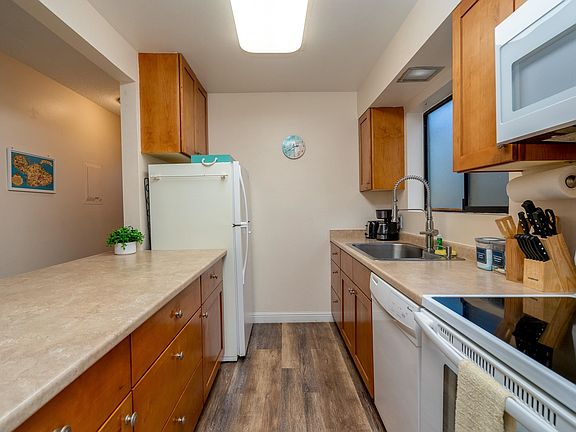 3rd image of 280 Hauoli St APT A14