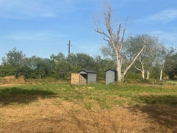 3rd image of 101 Lake Wood Dr