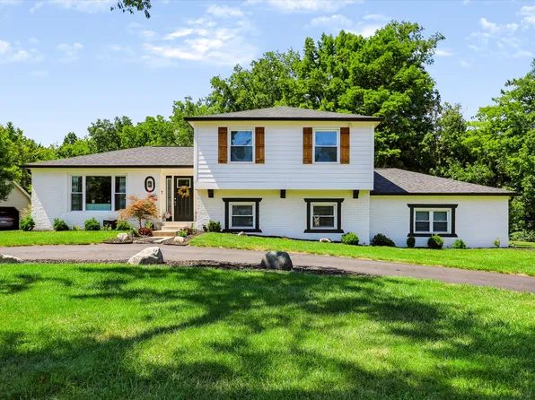 11024 Lakeshore Dr W, Carmel, IN 46033