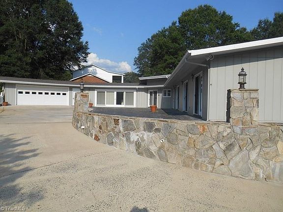 3rd image of 129 Cross Creek Dr