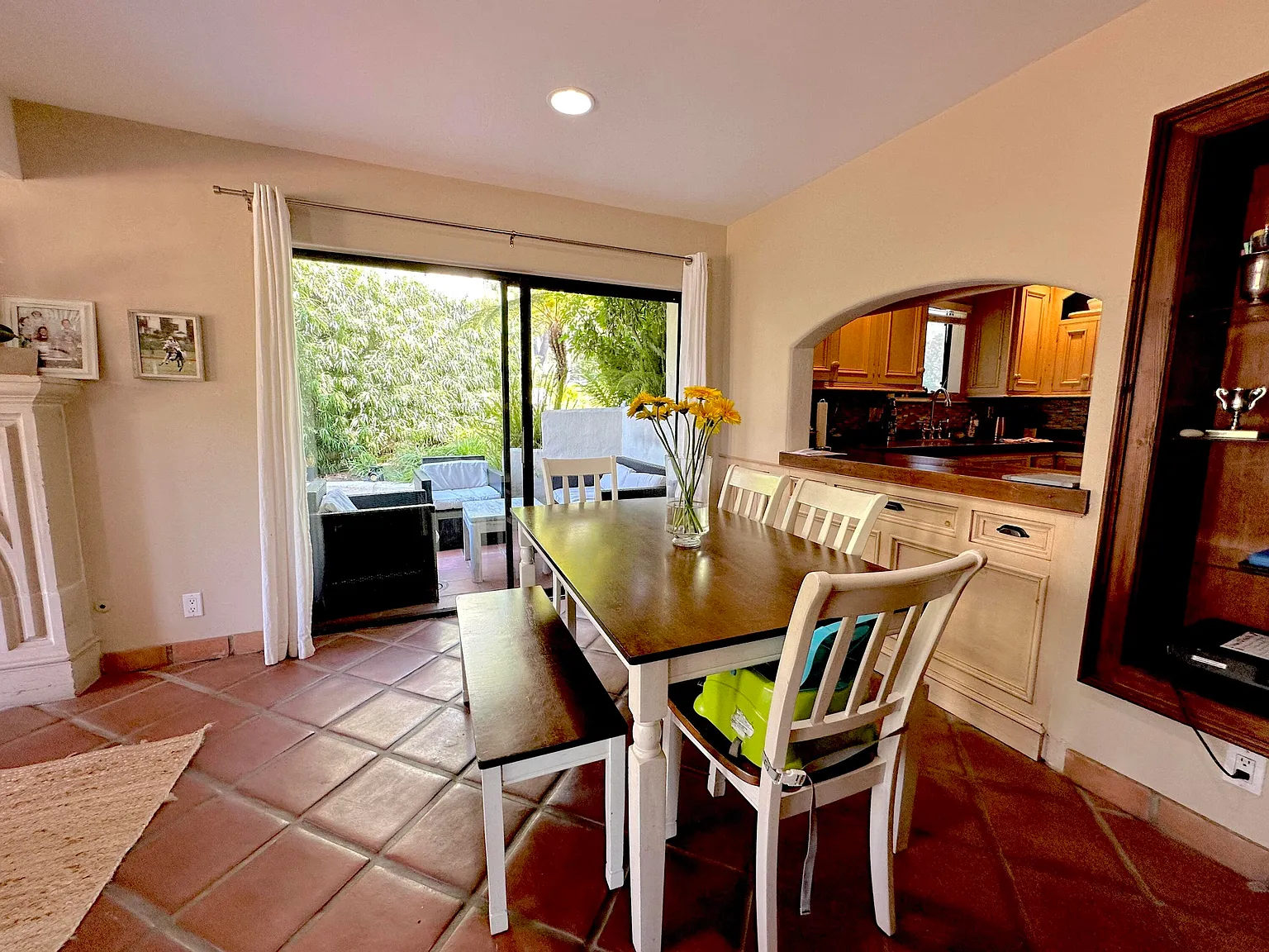 2 bed, 2.0 bath, 1020 sqft, $4,250 — Photo 4
