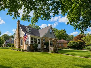 470 Marguerite St, Elgin, IL 60123
