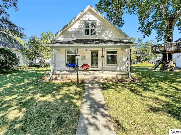 718 2nd St, Milford, NE 68405