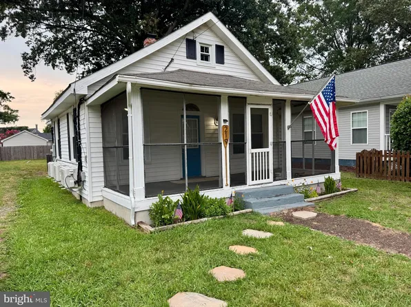 219 Longfellow Ave, Colonial Beach, VA 22443
