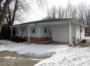 804 E Woodlawn St, Clinton, IL 61727