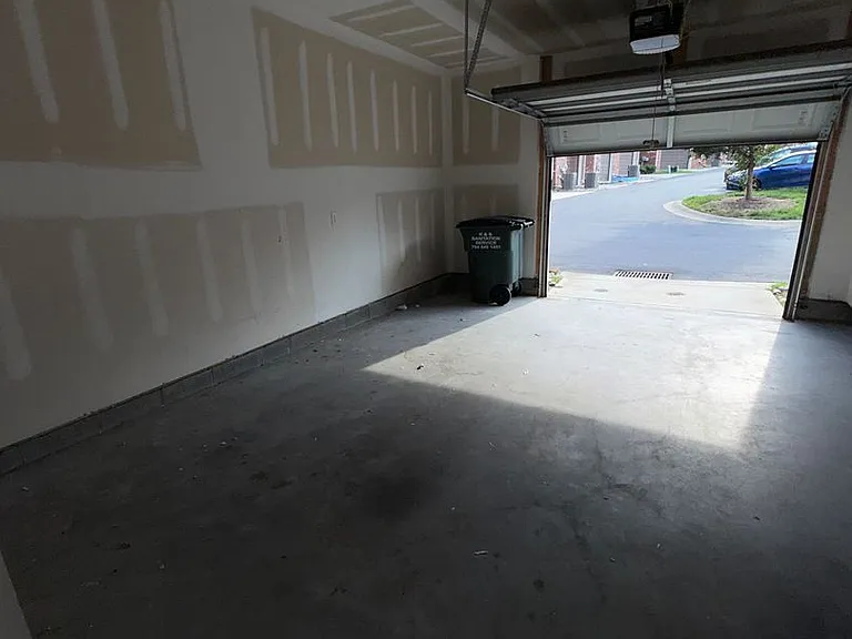 2217 Silver Crescent Dr — Photo 12