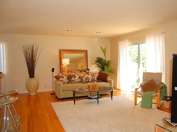 3rd image of 10834 E Estates Dr