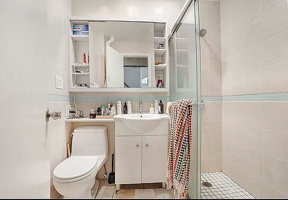5th image of 133 W 80th St APT 3