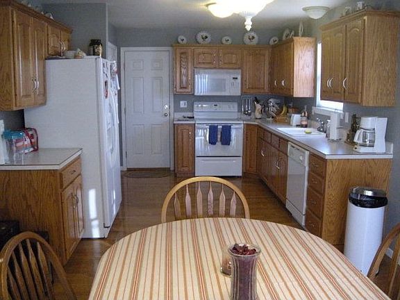3rd image of 3717 Scarborough Way