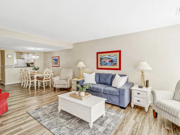 15 Deallyon Ave APT 9, Hilton Head Island, SC 29928