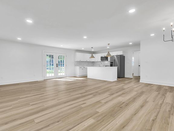 5th image of 205 Biscayne Dr
