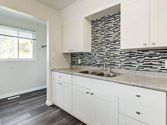 5th image of 3901 54a St