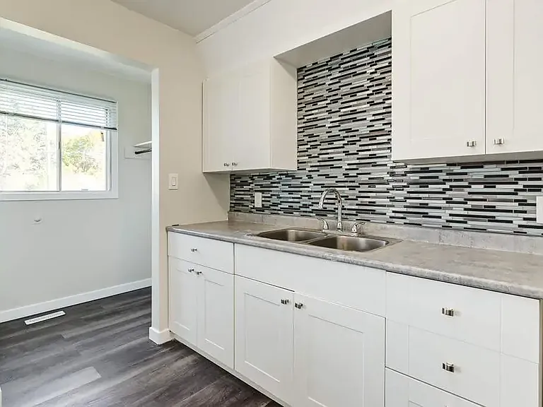 3901 54a St #3901C — Photo 5