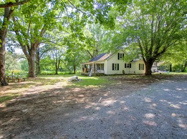 2041 W Lincoln St, Tullahoma, TN 37388