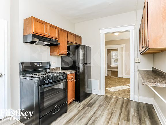 5th image of 202 S Park Ave #1