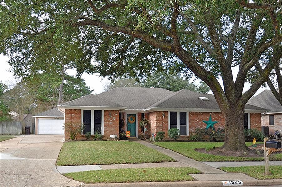 1st image of 1606 N Hollow Dr
