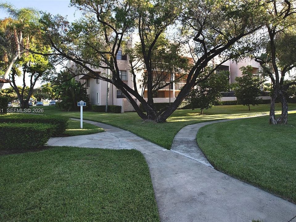 1st image of 10425 SW 112th Ave APT 325