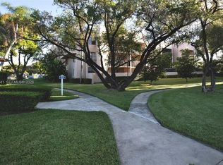 10425 SW 112th Ave APT 325, Miami, FL 33176