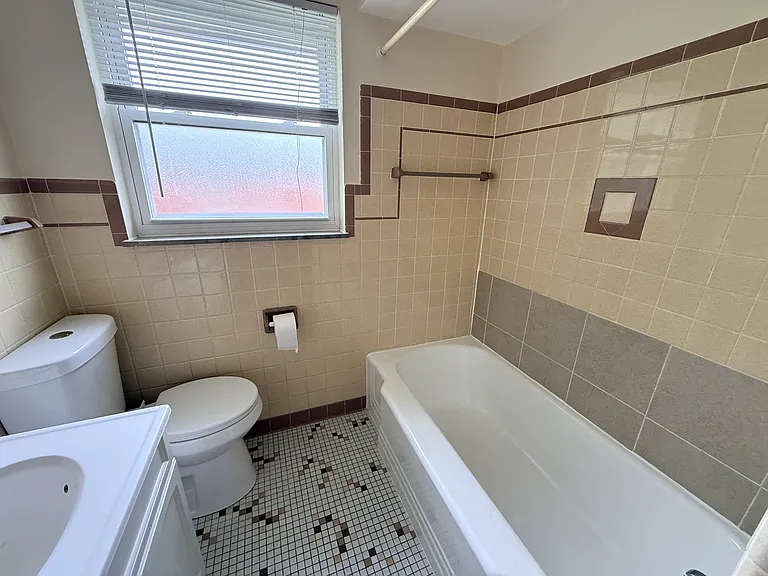 4760 Holiday Dr #3 — Photo 9