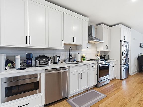 4th image of 520 Palisade Ave APT 301