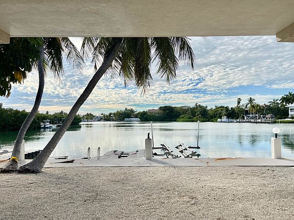 4th image of 515 Avenida Primiceria