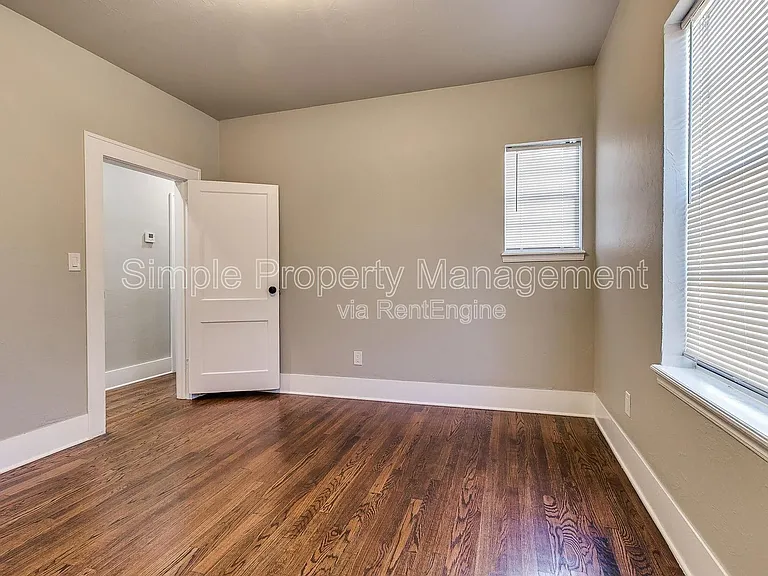 421 NW 25th St — Photo 16