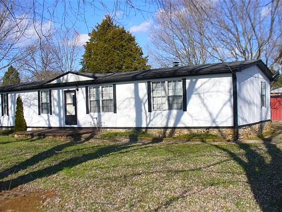 1st image of 45 Lakeshore Dr