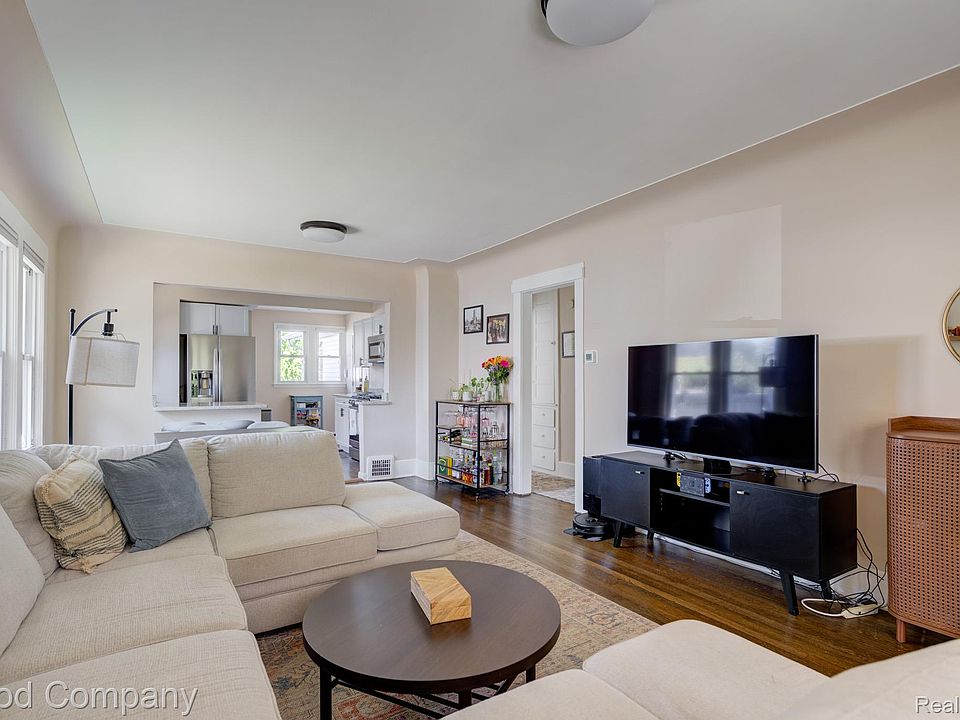 215 E Hazelhurst St, photo 4