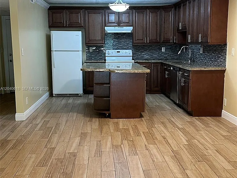 4114 NW 88th Ave #102 — Photo 4