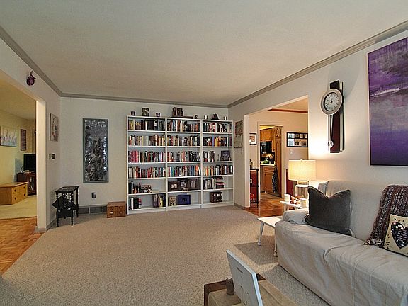 5th image of 1364 Hertz Dr SE