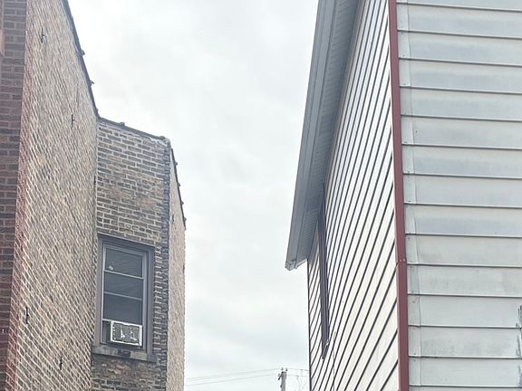 2nd image of 631 E 89th St