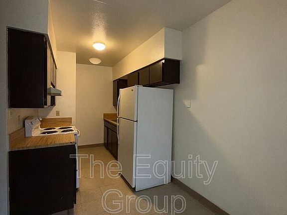 2nd image of 1314 W Elowin Ave