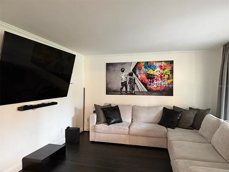 8004 Beltrees Ct — Photo 3