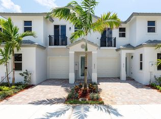 6919 Pines Cir, Coconut Creek, FL 33073