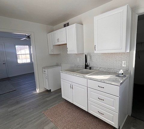 3rd image of 610 Elm St