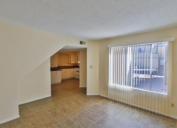 3rd image of 1742 E Pepper Cir