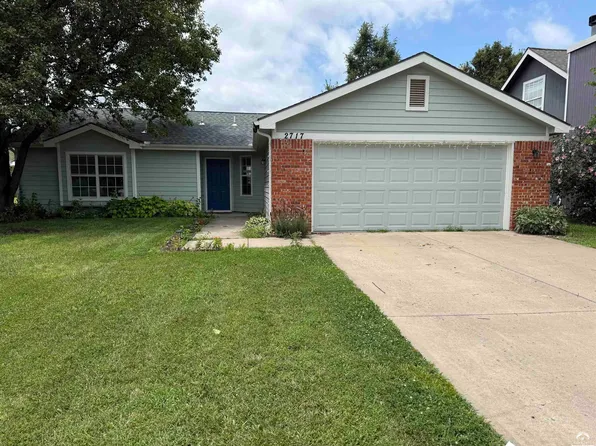 2717 Wildflower Dr, Lawrence, KS 66047