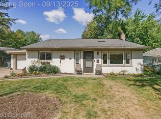 1299 Catalpa Dr, Rochester, MI 48307