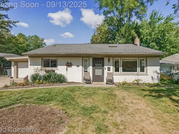 1299 Catalpa Dr, Rochester, MI 48307