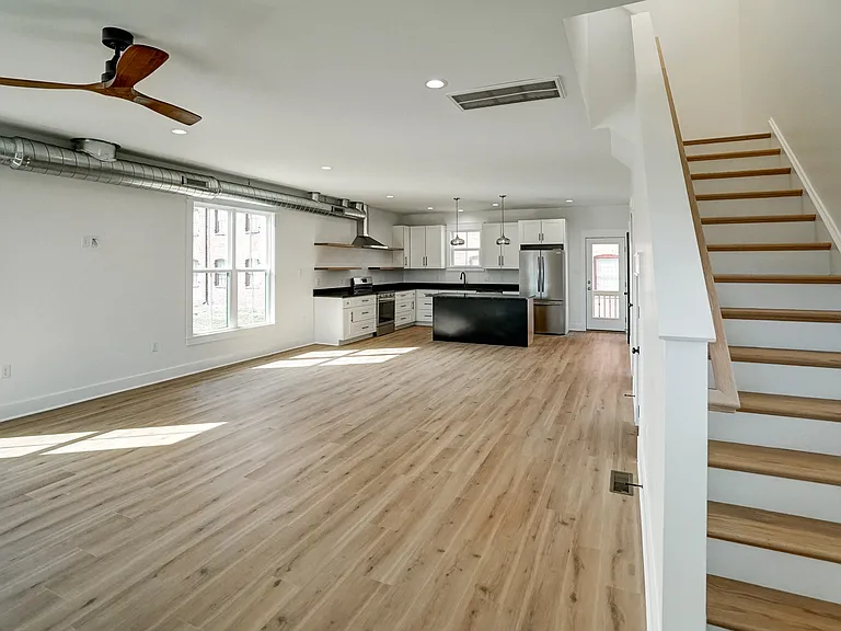901 Commerce St #1 — Photo 17