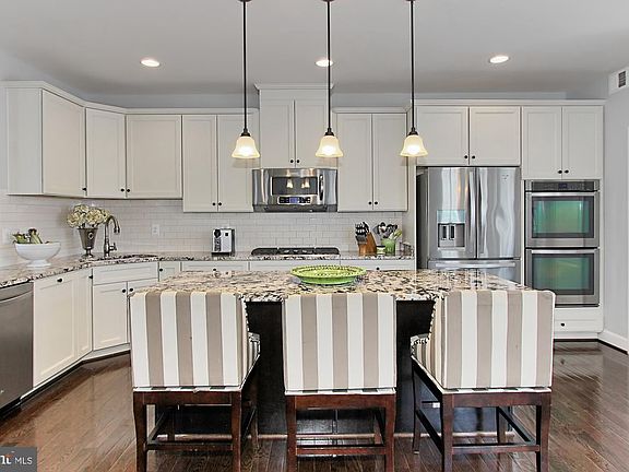 4th image of 6238 Summit Point Ct