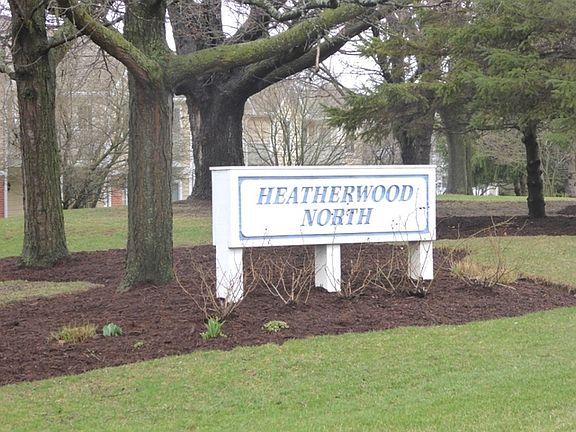 3rd image of 2988 Heatherwood Ct #19064