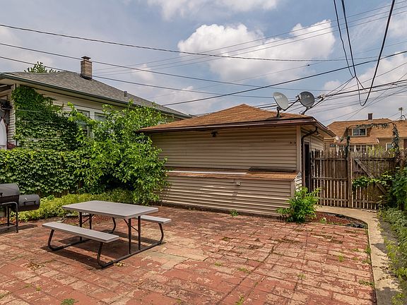 4th image of 844 Elgin Ave