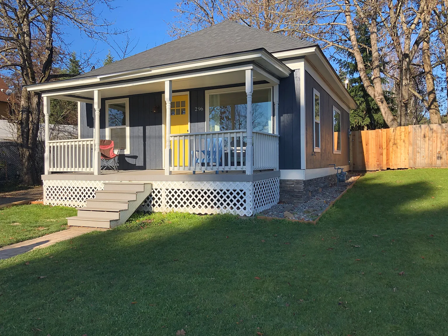 296 NE Wisconsin St — Photo 2