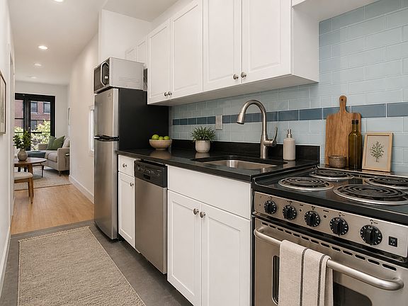 4th image of 213 E 37th St #2C