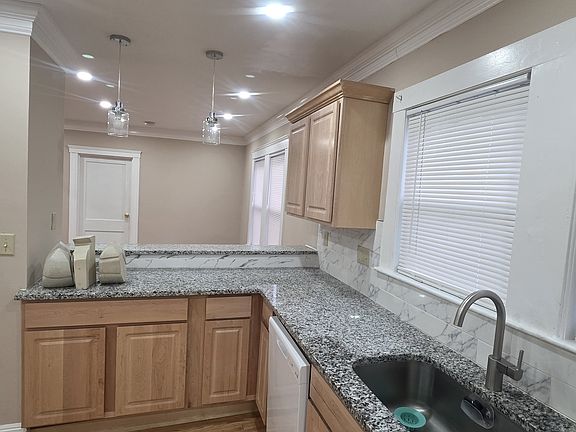2nd image of 14 Vera St Floor 2