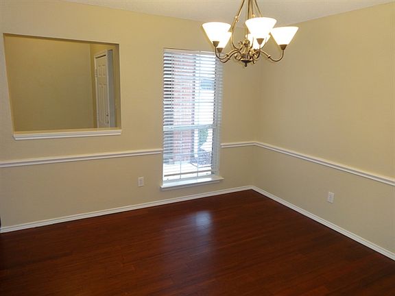 3rd image of 4912 Lee Hutson Dr