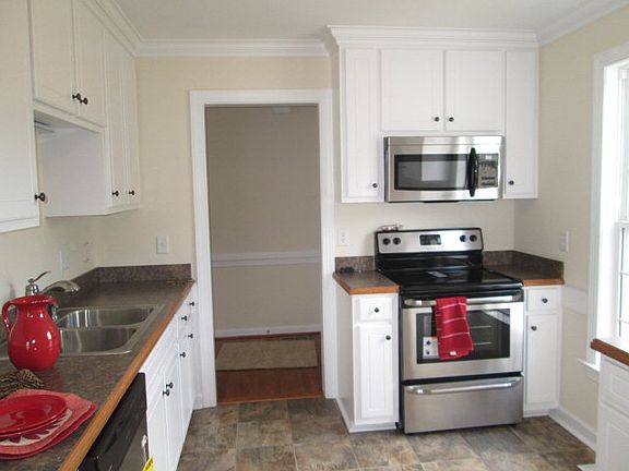 3rd image of 200 Windy Oak Dr
