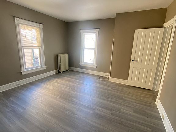 3rd image of 122 Crandall St Floor 2