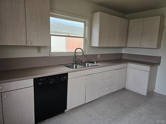 5th image of 604 W Florinda St
